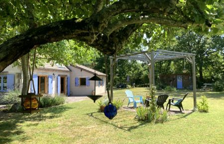 G&icirc;te n&deg;G11143 Meaulne-Vitray - Allier - G&Icirc;TE LES VOLETS BLEUS &agrave; MEAULNE VITRAY 