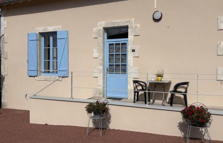 G&icirc;te n&deg;G252055 Laf&eacute;line - Allier - G&icirc;te de l'&eacute;cole dans l'Allier en Auvergne
