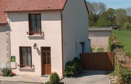 G&icirc;te n&deg;G11362 Target - Allier - G&icirc;te de Laurianne &agrave; TARGET dans l'ALLIER en AUVERGNE