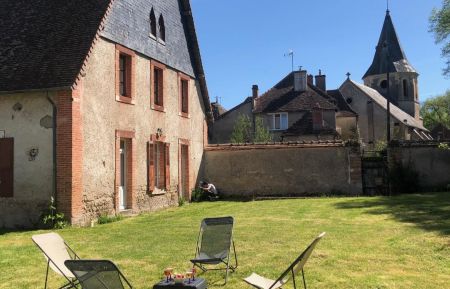 G&icirc;te n&deg;G231861 Jaligny-sur-Besbre - Allier - Grand jardin ensoleill&eacute;